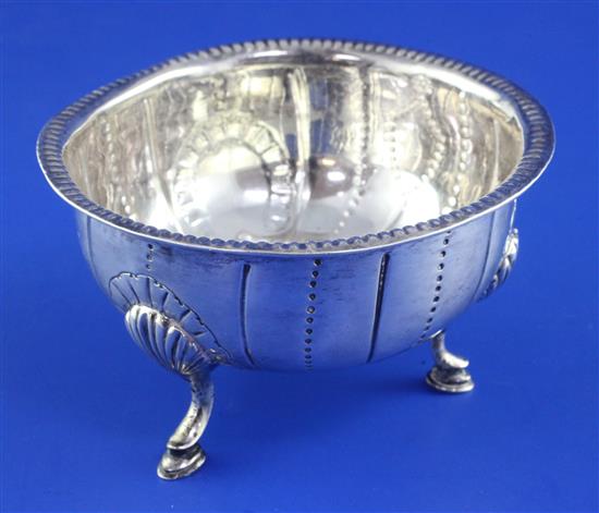 A George III Irish silver circular bowl, 6.5 oz.